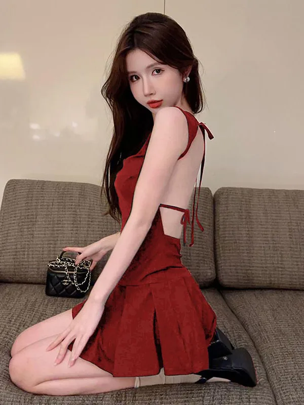 Elegant Backless Strap Dress Women's Fashion Korean Style High Waist A-Line Skirt Short V-Neck Sleeveless Summer Dress
Elegant Backless Strap Dress Women's Fashion Korean Style High Waist A-Line Skirt Short V-Neck Sleeveless Summer Dress