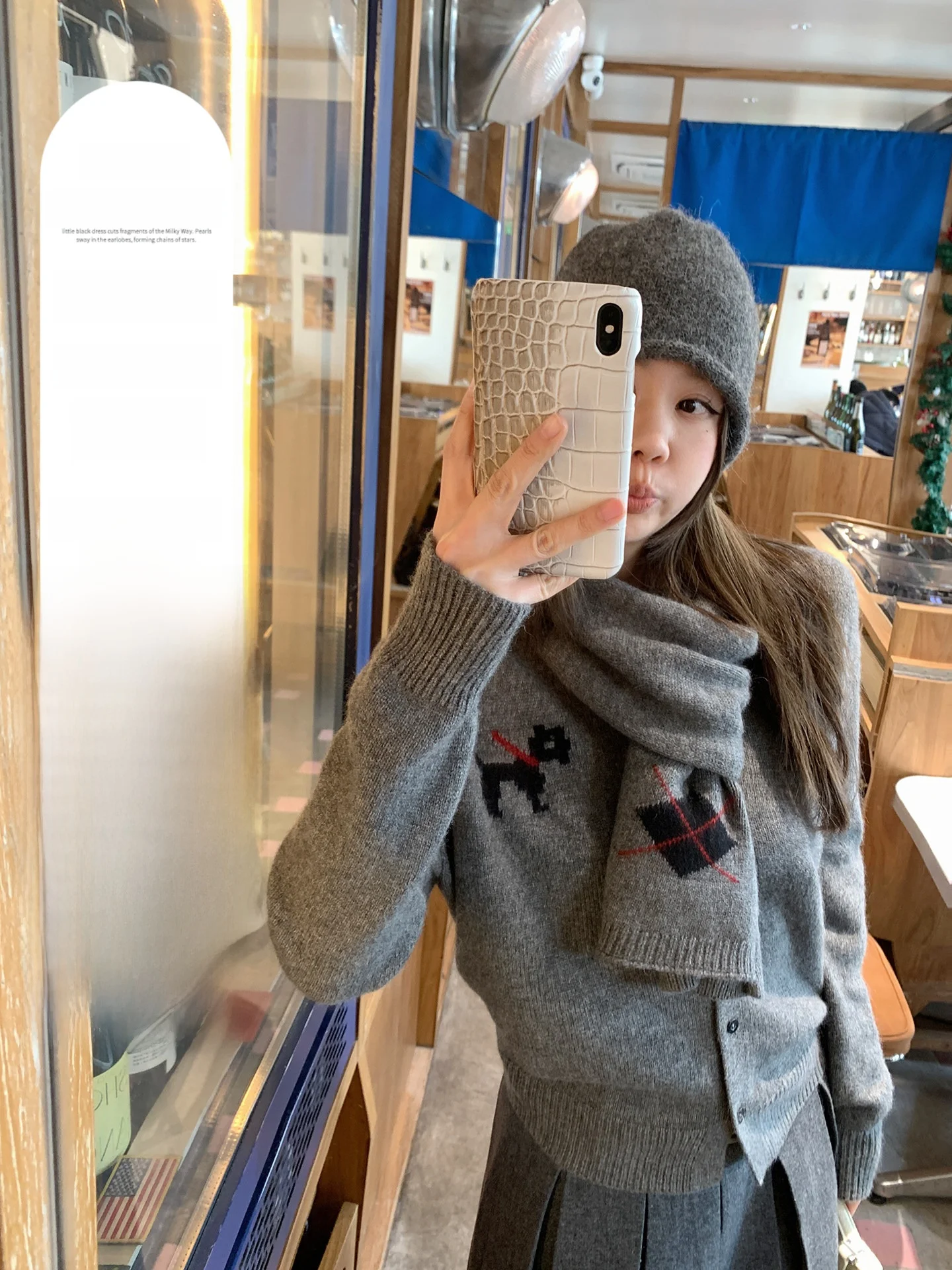 Blue Thiened Slim Fit Winter Inner Wear Knitted Sweater with Button Chest Dog Pattern Cardigan for Women Simple Sle Long ...
Blue Thiened Slim Fit Winter Inner Wear Knitted Sweater with Button Chest Dog Pattern Cardigan for Women Simple Sle Long ...
