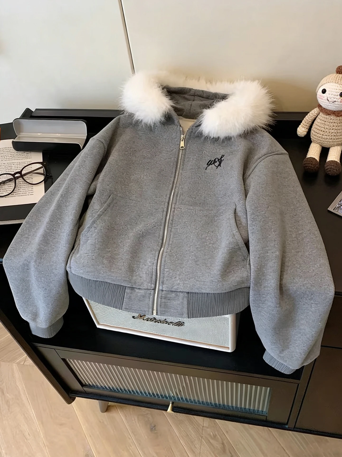 Korean Sle Heavy Du Hooded Sweatirt Jaet Women's Autumn Winter Faion Design Loose Slimming Top Cardigan
Korean Sle Heavy Du Hooded Sweatirt Jaet Women's Autumn Winter Faion Design Loose Slimming Top Cardigan