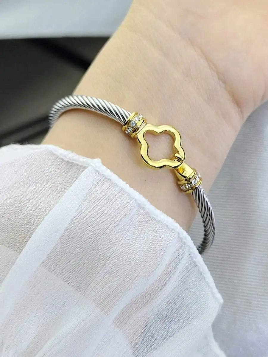 Minimalist Stainless Steel Bangle With Rhinestone Clasp In Two Tones
Minimalist Stainless Steel Bangle With Rhinestone Clasp In Two Tones