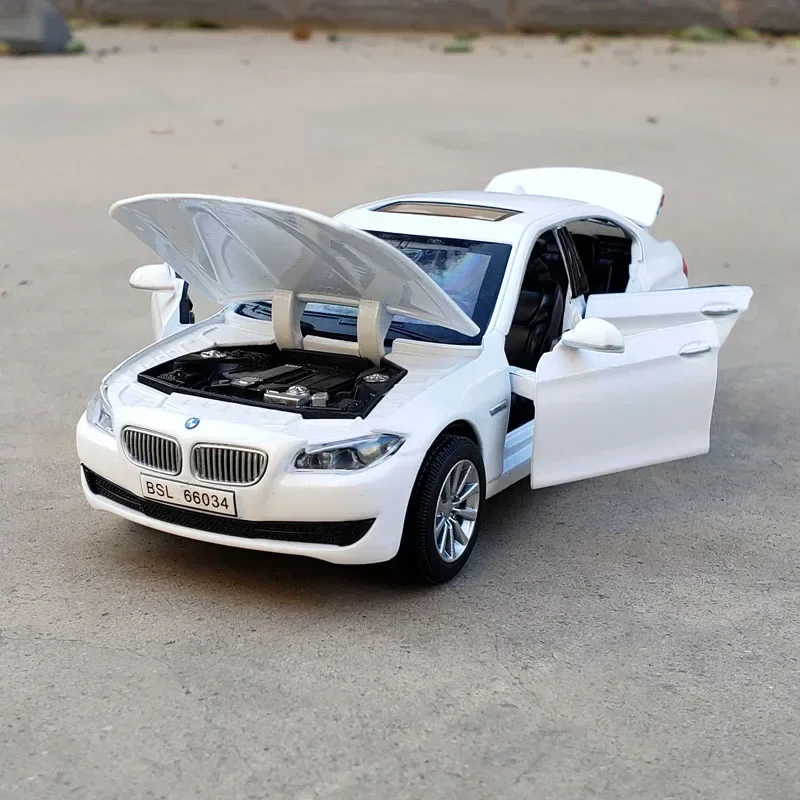 1:32 BMW 535 Alloy Car Model Diecasts & Toy Vehicles Toy Car Metal Collection Model High Simulation Toys For Children Gift
1:32 BMW 535 Alloy Car Model Diecasts & Toy Vehicles Toy Car Metal Collection Model High Simulation Toys For Children Gift