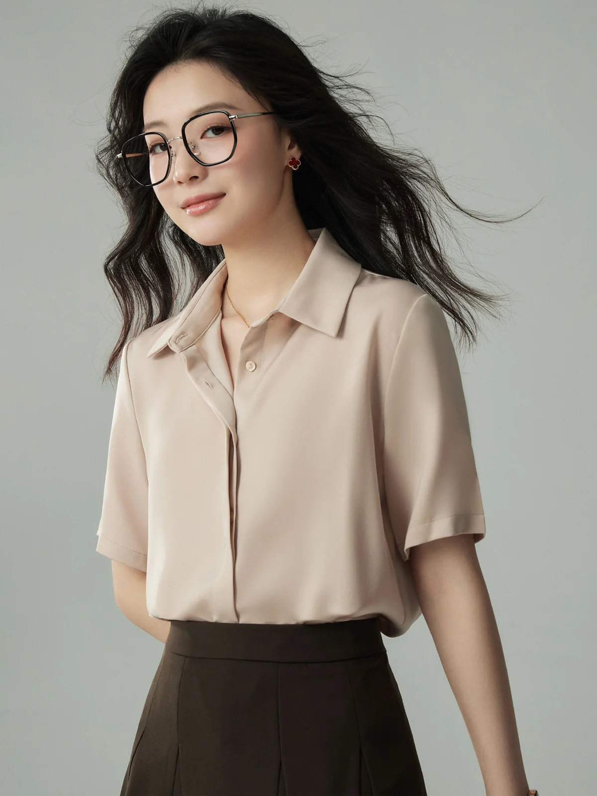JACOOBS Women's Loose Fit Short Sleeve Silk Shirt Summer Fashion Commute Versatile Dark Placket Button down Shirt Apricot Color
JACOOBS Women's Loose Fit Short Sleeve Silk Shirt Summer Fashion Commute Versatile Dark Placket Button down Shirt Apricot Color