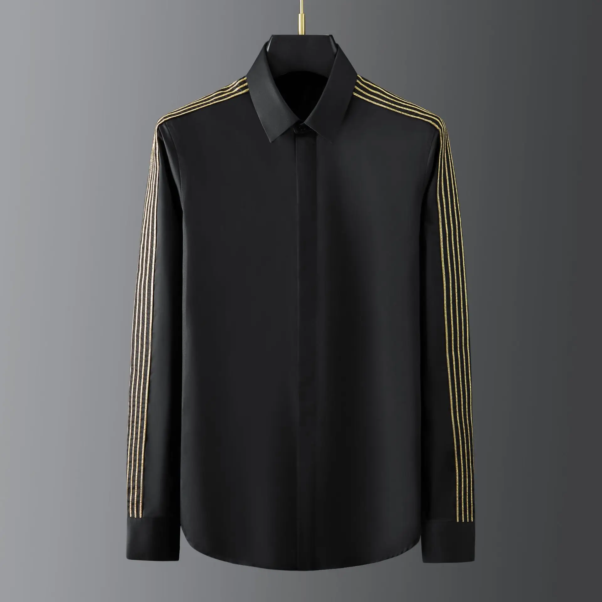 Golden Chain Embroidery Shirts Men Long Sleeve Casual Business Shirt Royal Party Tuxedo Social Stage Performance Men Clothing
Golden Chain Embroidery Shirts Men Long Sleeve Casual Business Shirt Royal Party Tuxedo Social Stage Performance Men Clothing