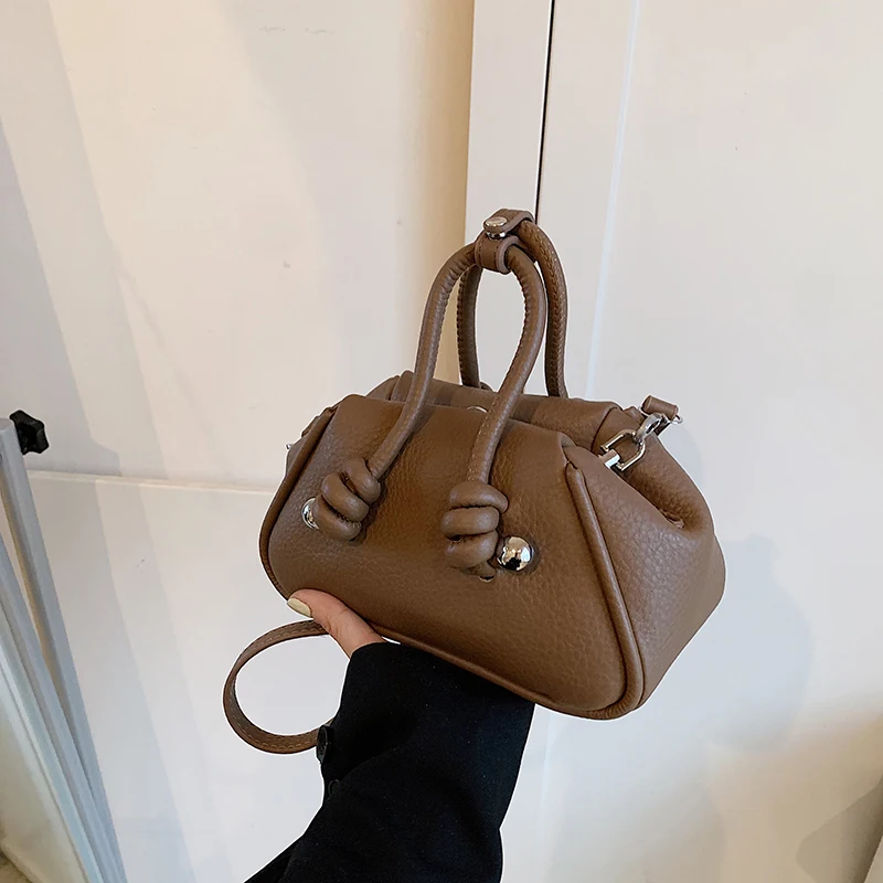 High sense bucket bag ladies bag niche handbag fashionable one-shoulder messenger bag
High sense bucket bag ladies bag niche handbag fashionable one-shoulder messenger bag