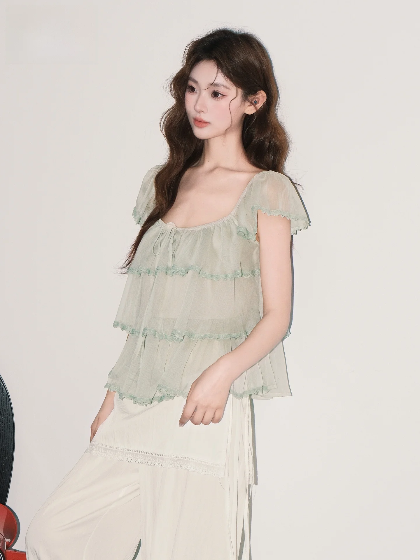 Sweet Style Square Collar Bow Tie Short Sleeve Shirt Women's New 2026 Floral Slimming Unique Small Shirt Casual Wear
Sweet Style Square Collar Bow Tie Short Sleeve Shirt Women's New 2026 Floral Slimming Unique Small Shirt Casual Wear