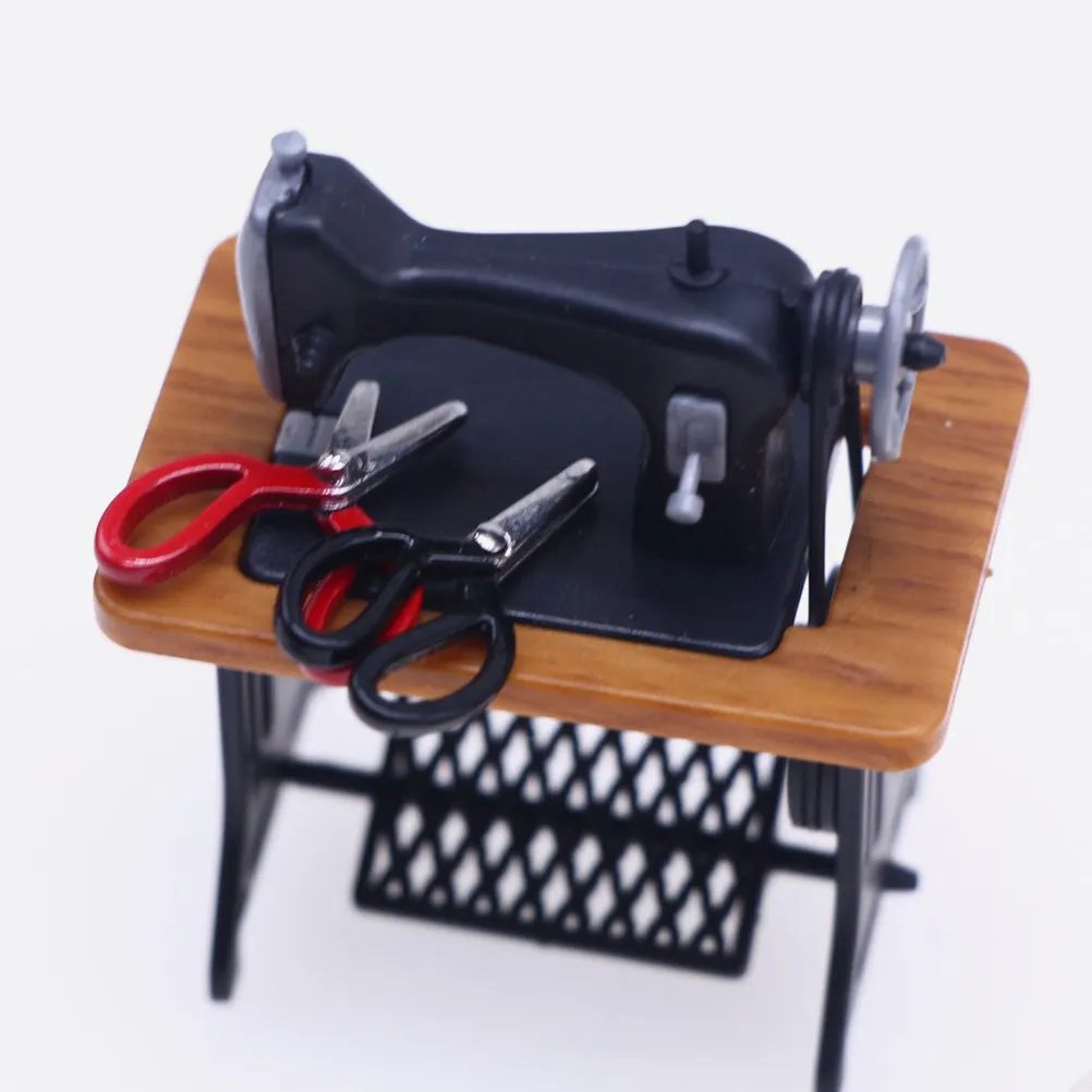 1 set Mini Sewing Machine Dollhouse Accessories Retro Yellow Color Tiny Furniture Decor Plastic Material Durable Miniature Scene
1 set Mini Sewing Machine Dollhouse Accessories Retro Yellow Color Tiny Furniture Decor Plastic Material Durable Miniature Scene