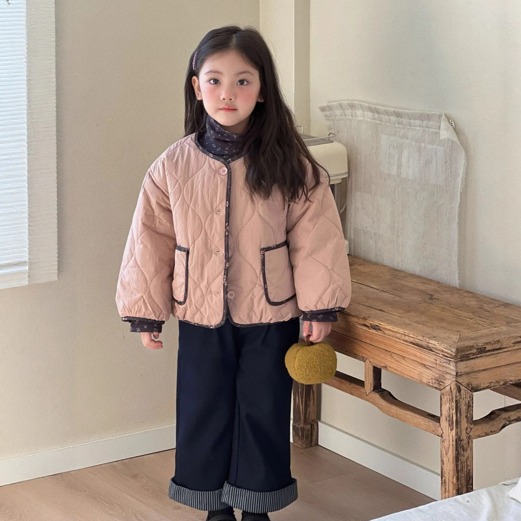 Детский комплект одежды для девочек, зимние однотонные толстые теплые парки для маленьких девочек, водолазка с цветочным принтом, майка для маленьких девочек, джинсы для маленьких девочек
Детский комплект одежды для девочек, зимние однотонные толстые теплые парки для маленьких девочек, водолазка с цветочным принтом, майка для маленьких девочек, джинсы для маленьких девочек