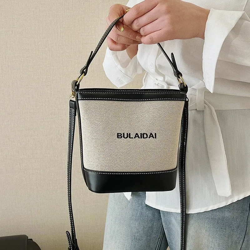 Модная женская сумка через плечо, дизайнерская кожаная сумка, элегантная женская сумка через плечо
Модная женская сумка через плечо, дизайнерская кожаная сумка, элегантная женская сумка через плечо