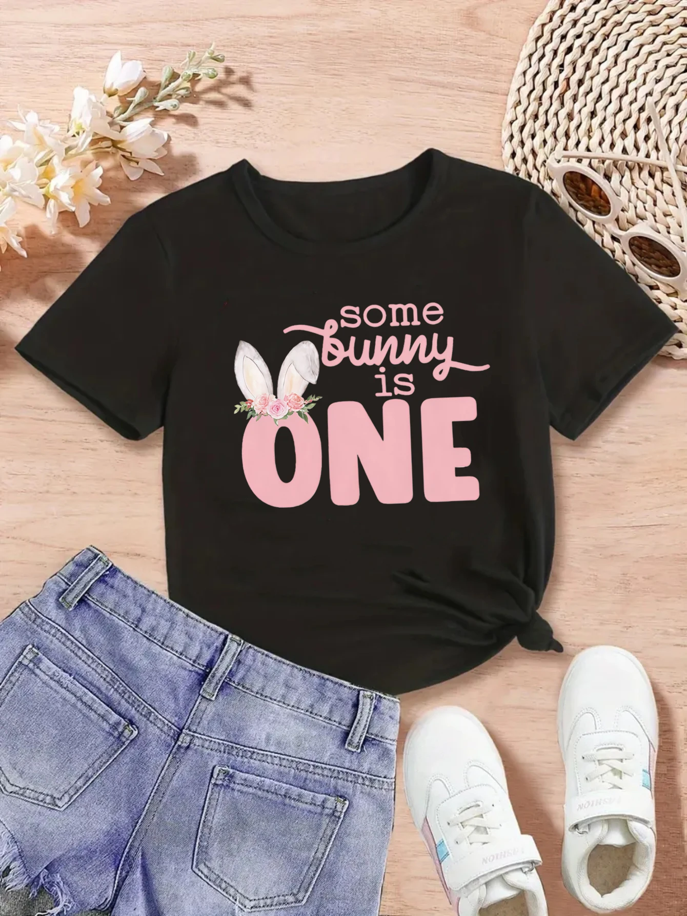 Some Bunny Is One Flowers Printed T Shirt Girl 1st Birthday Gift T-Shirt Kawaii Kids Clothes Funny Summer Toddler Shirt
Some Bunny Is One Flowers Printed T Shirt Girl 1st Birthday Gift T-Shirt Kawaii Kids Clothes Funny Summer Toddler Shirt