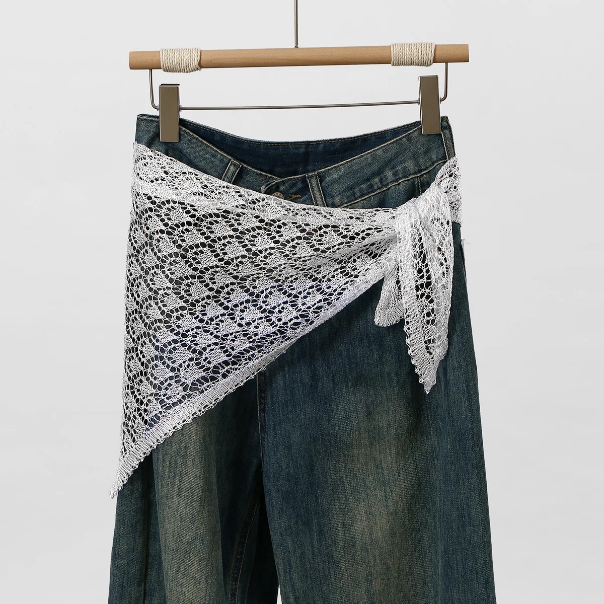New Lace Triangle Scarf Shawl Hollow out Half Skirt Women's Spring Summer Layered Tulle Skirt Versatile Korean Style 115*45cm
New Lace Triangle Scarf Shawl Hollow out Half Skirt Women's Spring Summer Layered Tulle Skirt Versatile Korean Style 115*45cm