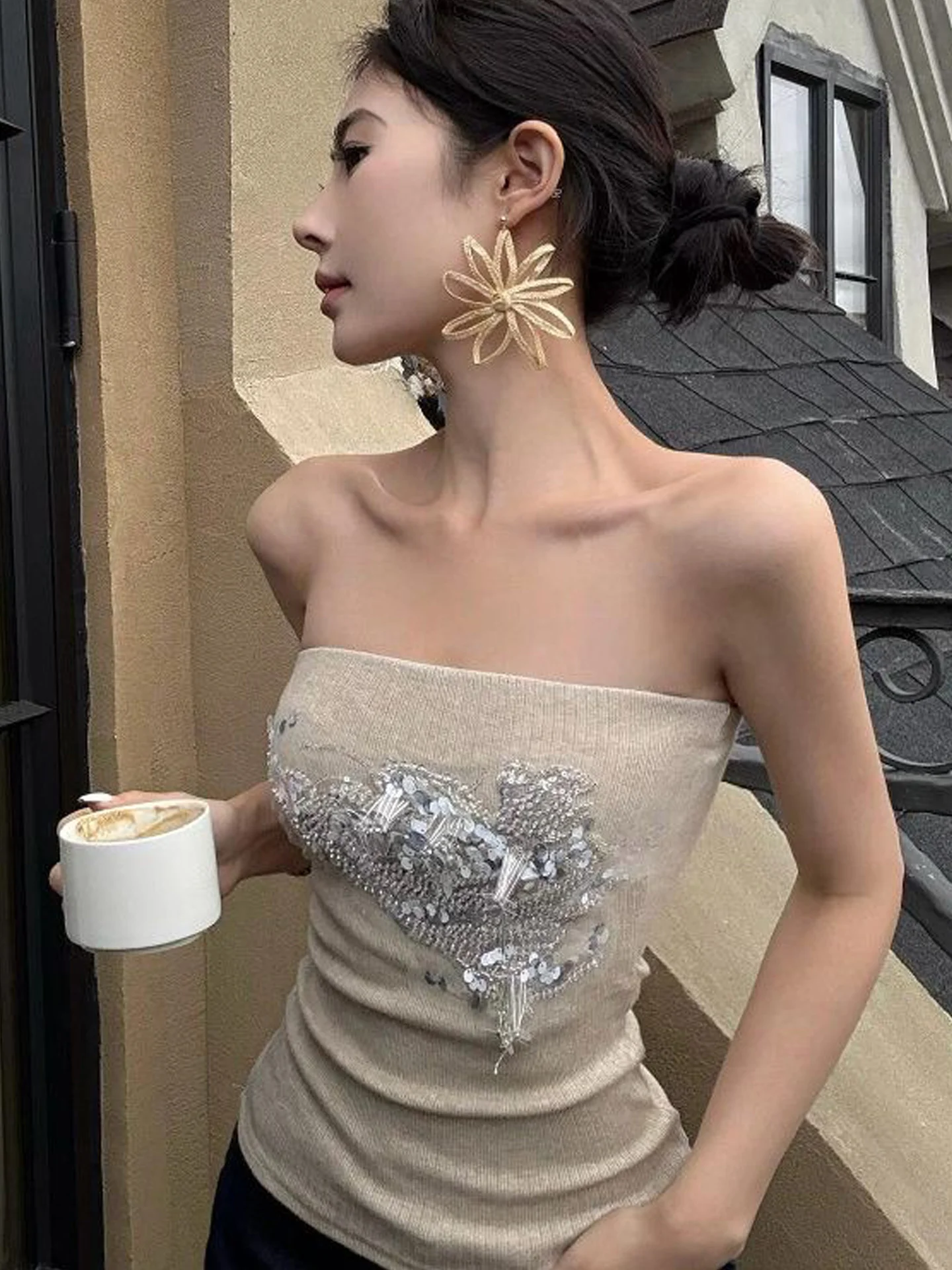 Slim Fit Short Crop Top Women's Summer New Style Glitter Design Sense Pearl Chest Strapless Vest Casual Wear Elastic Patchwork
Slim Fit Short Crop Top Women's Summer New Style Glitter Design Sense Pearl Chest Strapless Vest Casual Wear Elastic Patchwork