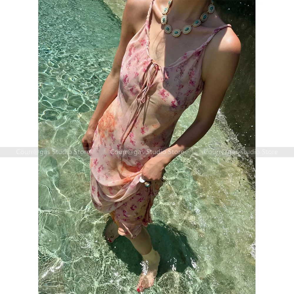 24 Spring and summer new twisted halter floral front scooped lace-up vacation style dress female
24 Spring and summer new twisted halter floral front scooped lace-up vacation style dress female