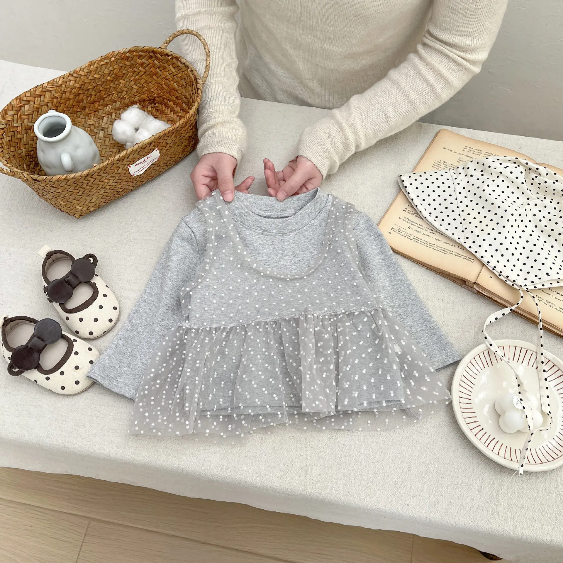 Новые детские футболки с длинным рукавом из хлопка для девочек, весна 2026: милые топы в горошек с сетчатыми вставками
Новые детские футболки с длинным рукавом из хлопка для девочек, весна 2026: милые топы в горошек с сетчатыми вставками