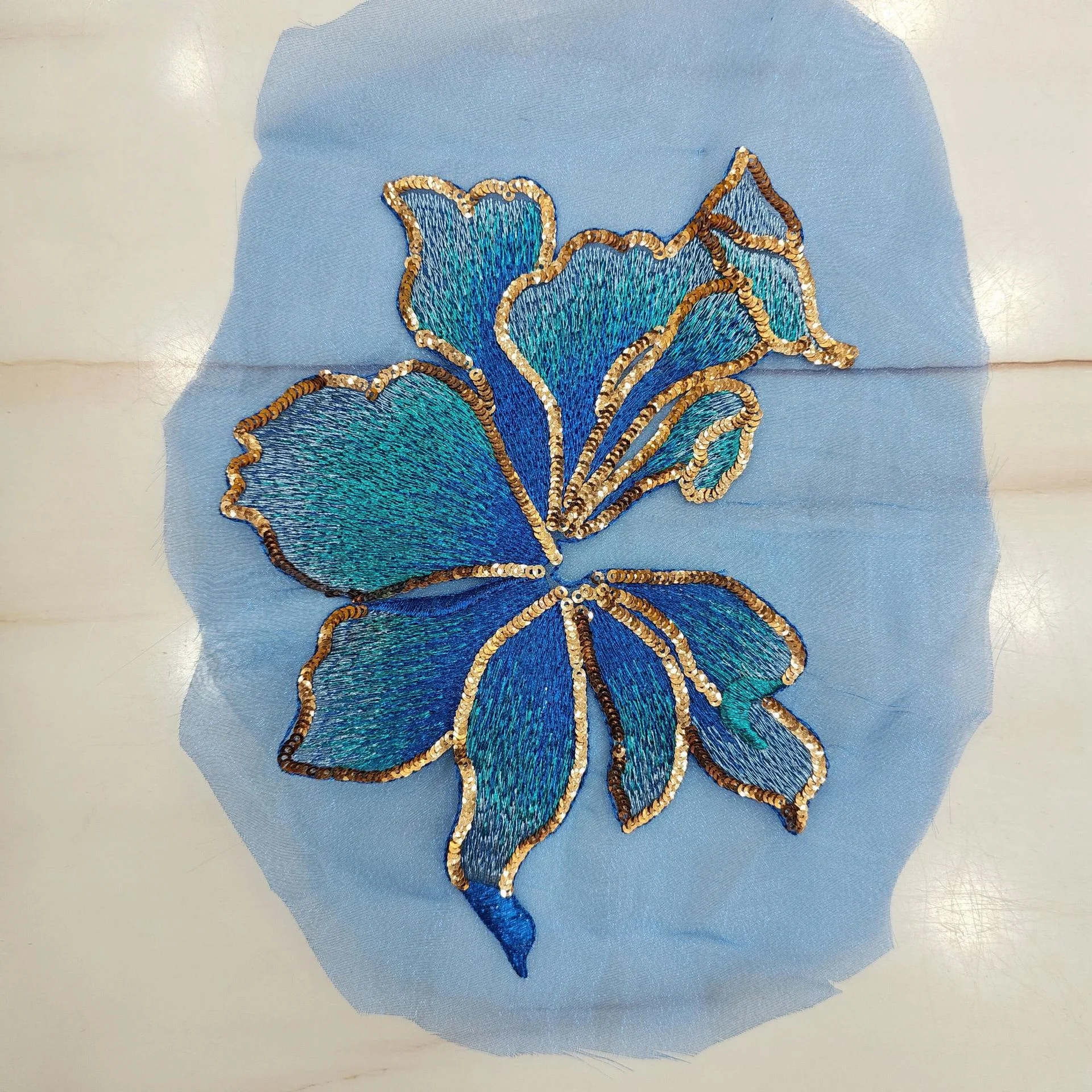 Organza Embroidery Applique Patch Sequin Embellished Leaf Shape DIY Sew on Embroidered Decorations for Versatile Craft Trim
Organza Embroidery Applique Patch Sequin Embellished Leaf Shape DIY Sew on Embroidered Decorations for Versatile Craft Trim