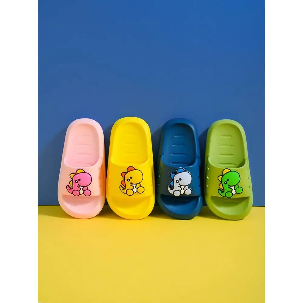 Летние домашние нескользящие мягкие боты для мальчиков, уличные носимые тапочки с героями мультфильмов, детские слипоны из материала ПВХ
Летние домашние нескользящие мягкие боты для мальчиков, уличные носимые тапочки с героями мультфильмов, детские слипоны из материала ПВХ