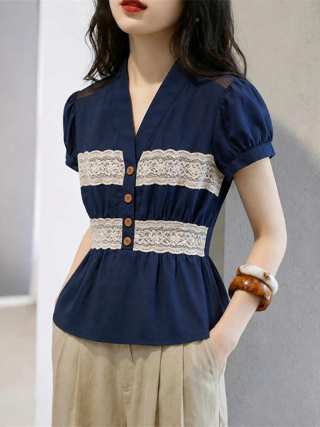 Elegant Lace Splice Top V-Neck Waist-Cinching Commute Slimming Summer Short Sleeve Women's Shirt Korean Style Straight Cut
Elegant Lace Splice Top V-Neck Waist-Cinching Commute Slimming Summer Short Sleeve Women's Shirt Korean Style Straight Cut