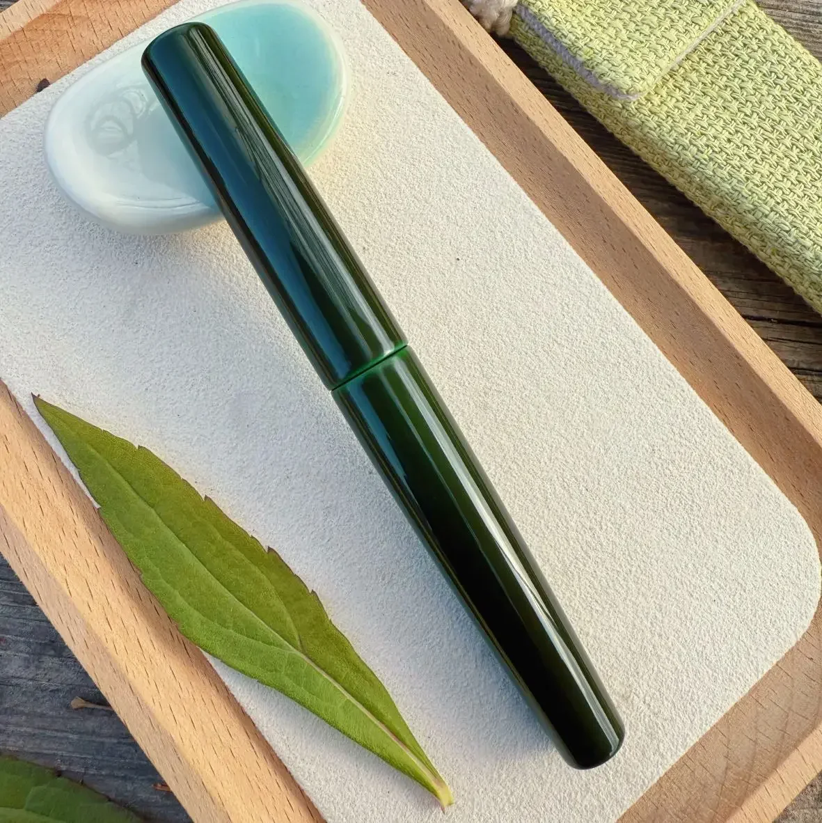 New SELMY Hand Made GreenLacquered Cumberland Ebonite Hard Rubber BOCK F Nib Fountain Pen Business Student Stationery Writing Gi
New SELMY Hand Made GreenLacquered Cumberland Ebonite Hard Rubber BOCK F Nib Fountain Pen Business Student Stationery Writing Gi