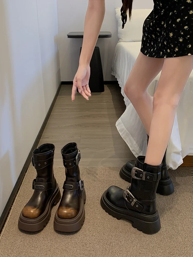 Short Boots for Women 2024 Autumn and Winter New Model Thick Soled Height Increasing Zipper Motorcycle Boots
Short Boots for Women 2024 Autumn and Winter New Model Thick Soled Height Increasing Zipper Motorcycle Boots