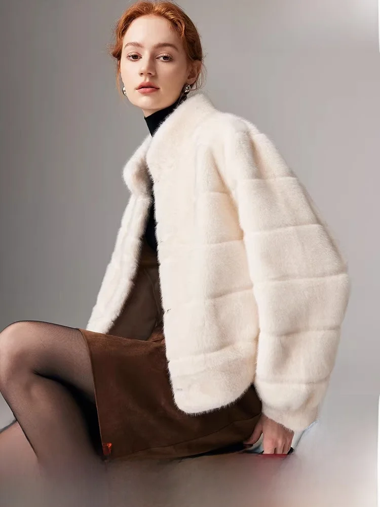 Youthful ort Women's Fur Coat 2025 Winter New Sle Inteated Leather And Fur Jaet Korean Version Commute Sle round Ne
Youthful ort Women's Fur Coat 2025 Winter New Sle Inteated Leather And Fur Jaet Korean Version Commute Sle round Ne