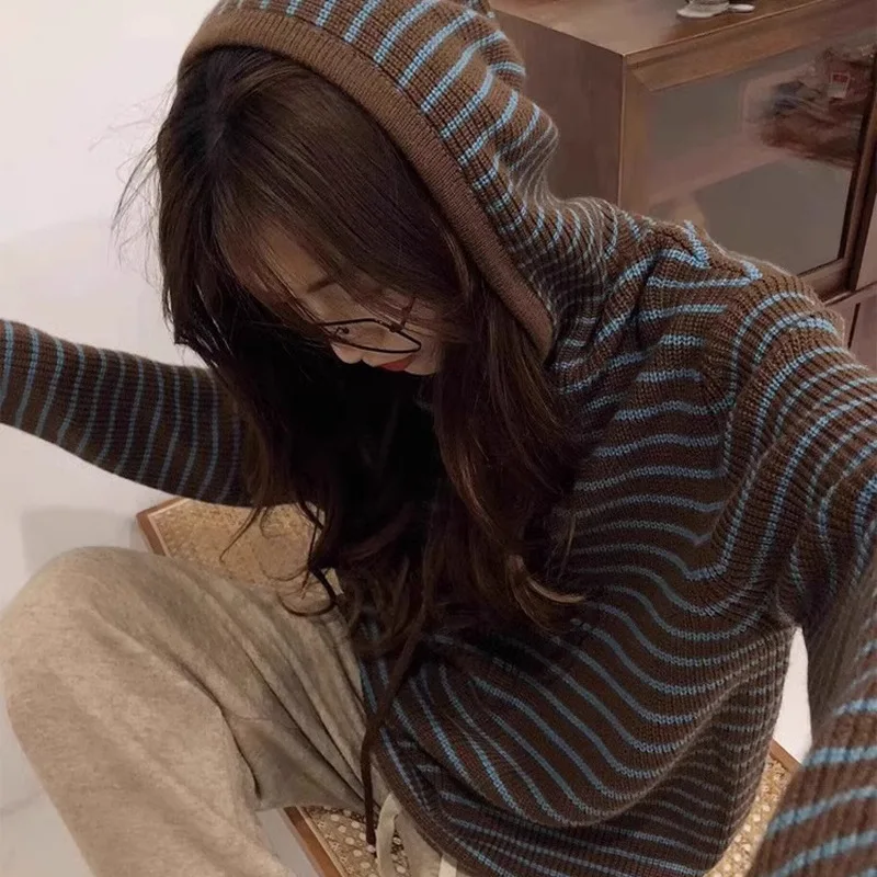 Новая корейская свободная мягкая вязаная толстовка с капюшоном и полосками, универсальный свитер-куртка для женщин, осень-зима 2025
Новая корейская свободная мягкая вязаная толстовка с капюшоном и полосками, универсальный свитер-куртка для женщин, осень-зима 2025