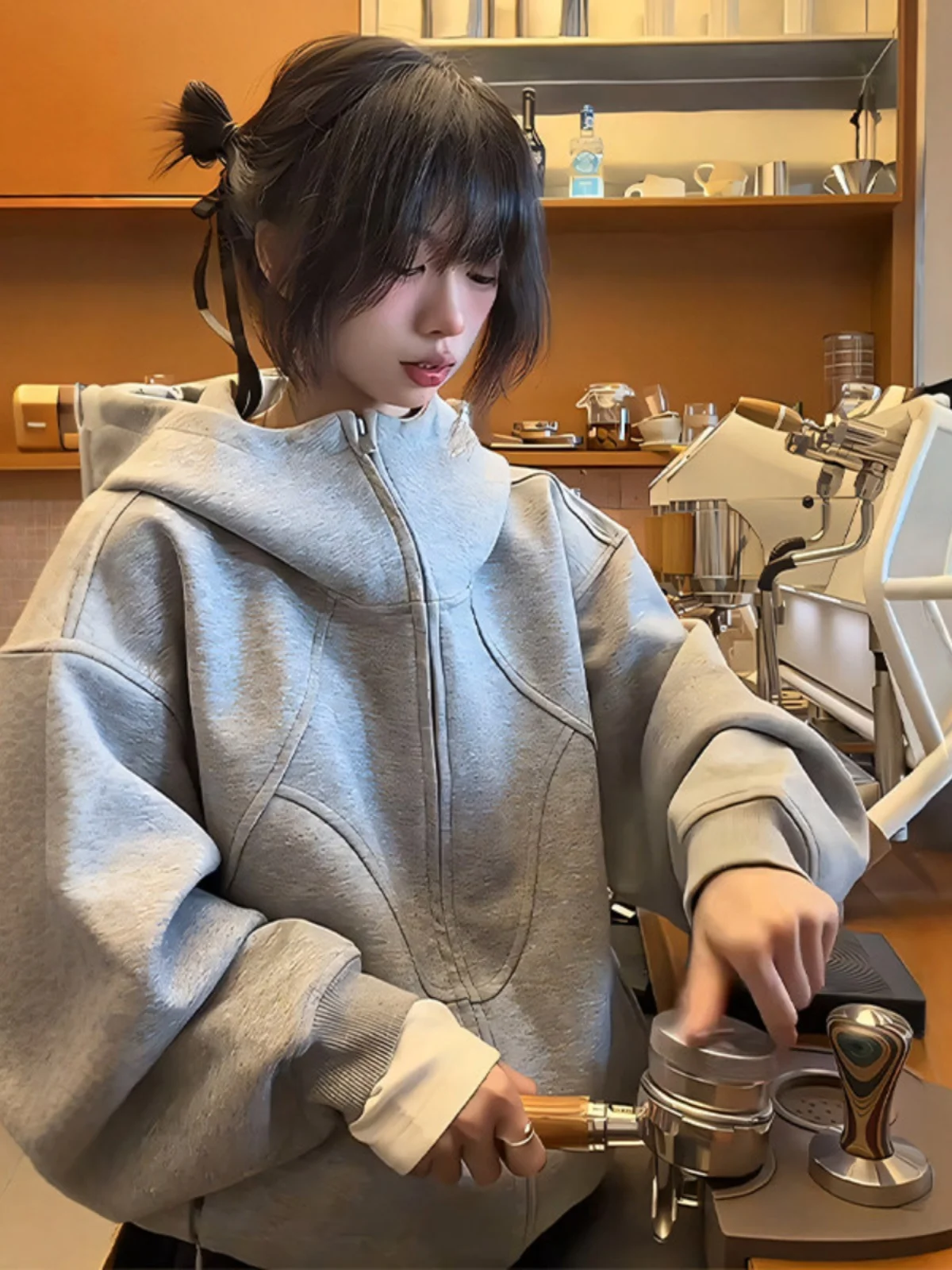 Мужская толстовка с высоким воротником и подкладкой из флиса в американском стиле, осенне-зимняя, модная, брендовая, на молнии, теплая верхняя одежда
Мужская толстовка с высоким воротником и подкладкой из флиса в американском стиле, осенне-зимняя, модная, брендовая, на молнии, теплая верхняя одежда