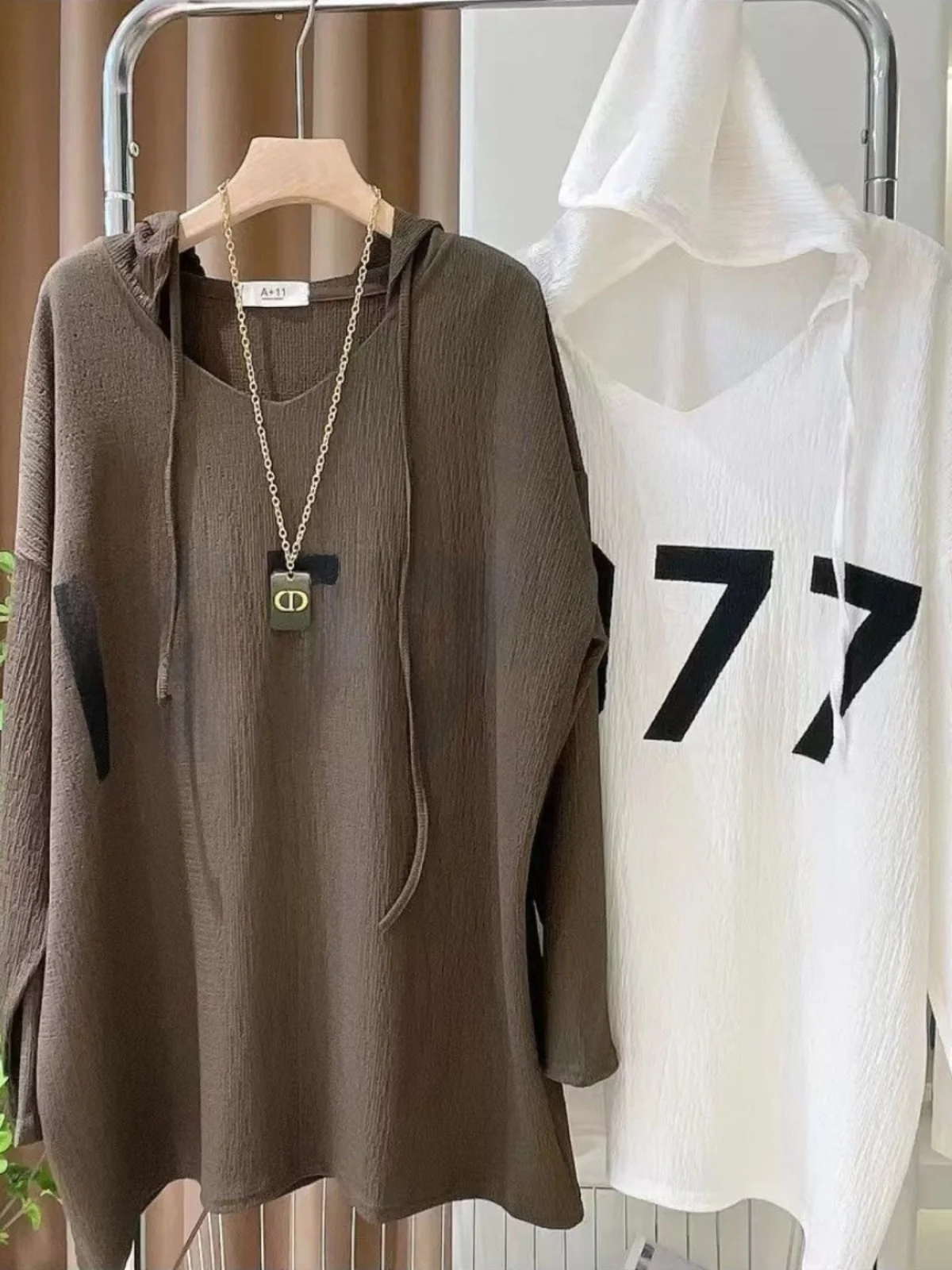 plus Size Women's 300 Pounds Long Letter Hooded Thin Sweatshirt Spring Autumn Loose Slimming Meat Covering T-Shirt City Commu...
plus Size Women's 300 Pounds Long Letter Hooded Thin Sweatshirt Spring Autumn Loose Slimming Meat Covering T-Shirt City Commu...
