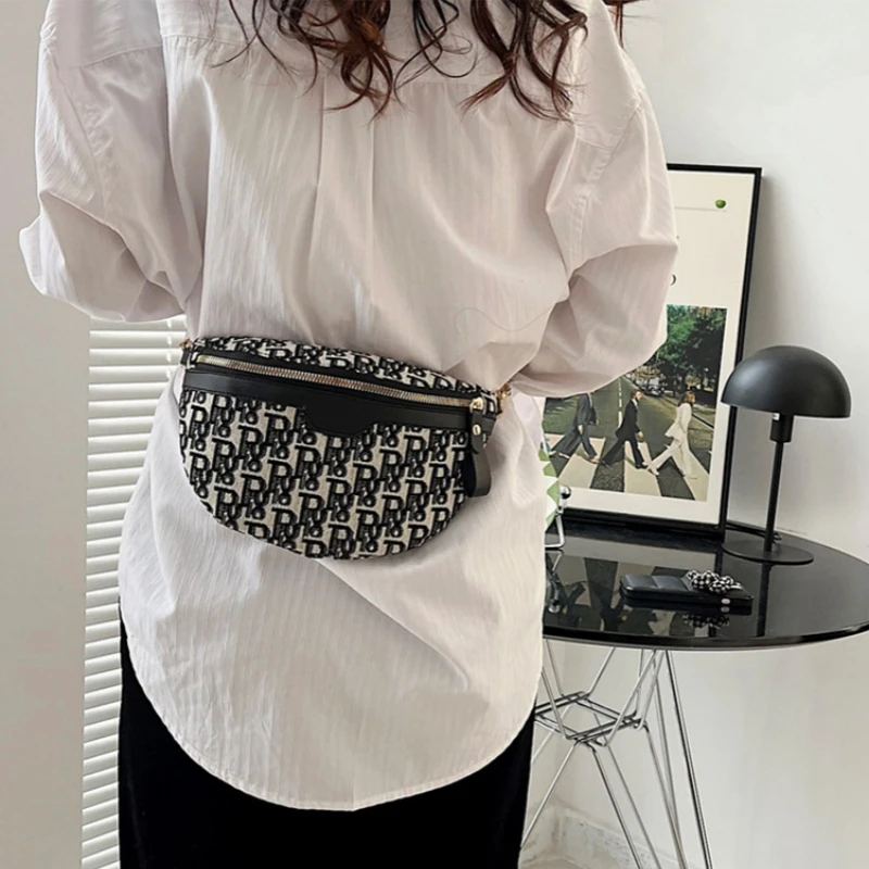 Letter Print Fashion Crossbody Bag Round Mini Minimalist Waist Bag Versatile Women's Shoulder Bag
Letter Print Fashion Crossbody Bag Round Mini Minimalist Waist Bag Versatile Women's Shoulder Bag