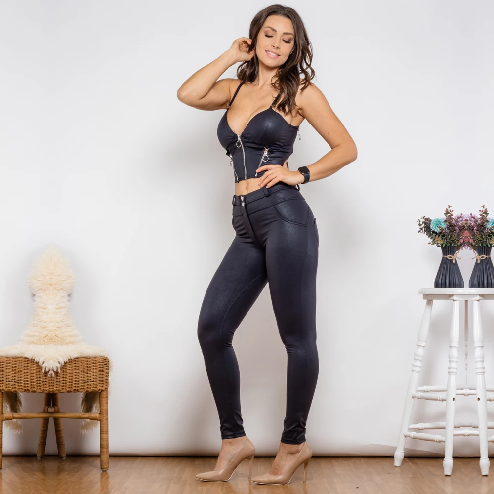 Shascullfites Melody Crackle Black Coated Two Piece Set Women's V-Neck Spaghetti Strap PU Leather Cropped Casual Suit
Shascullfites Melody Crackle Black Coated Two Piece Set Women's V-Neck Spaghetti Strap PU Leather Cropped Casual Suit