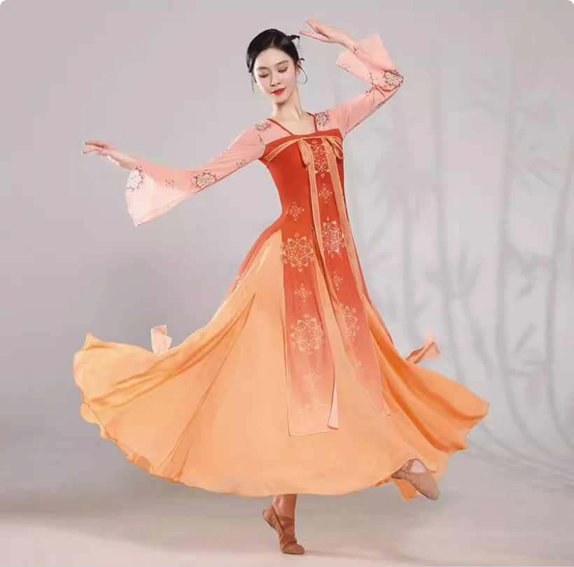 Элегантный женский тренировочный костюм с юбкой до груди Han Tang, костюм для выступлений с очаровательной лентой, марлевая куртка
Элегантный женский тренировочный костюм с юбкой до груди Han Tang, костюм для выступлений с очаровательной лентой, марлевая куртка