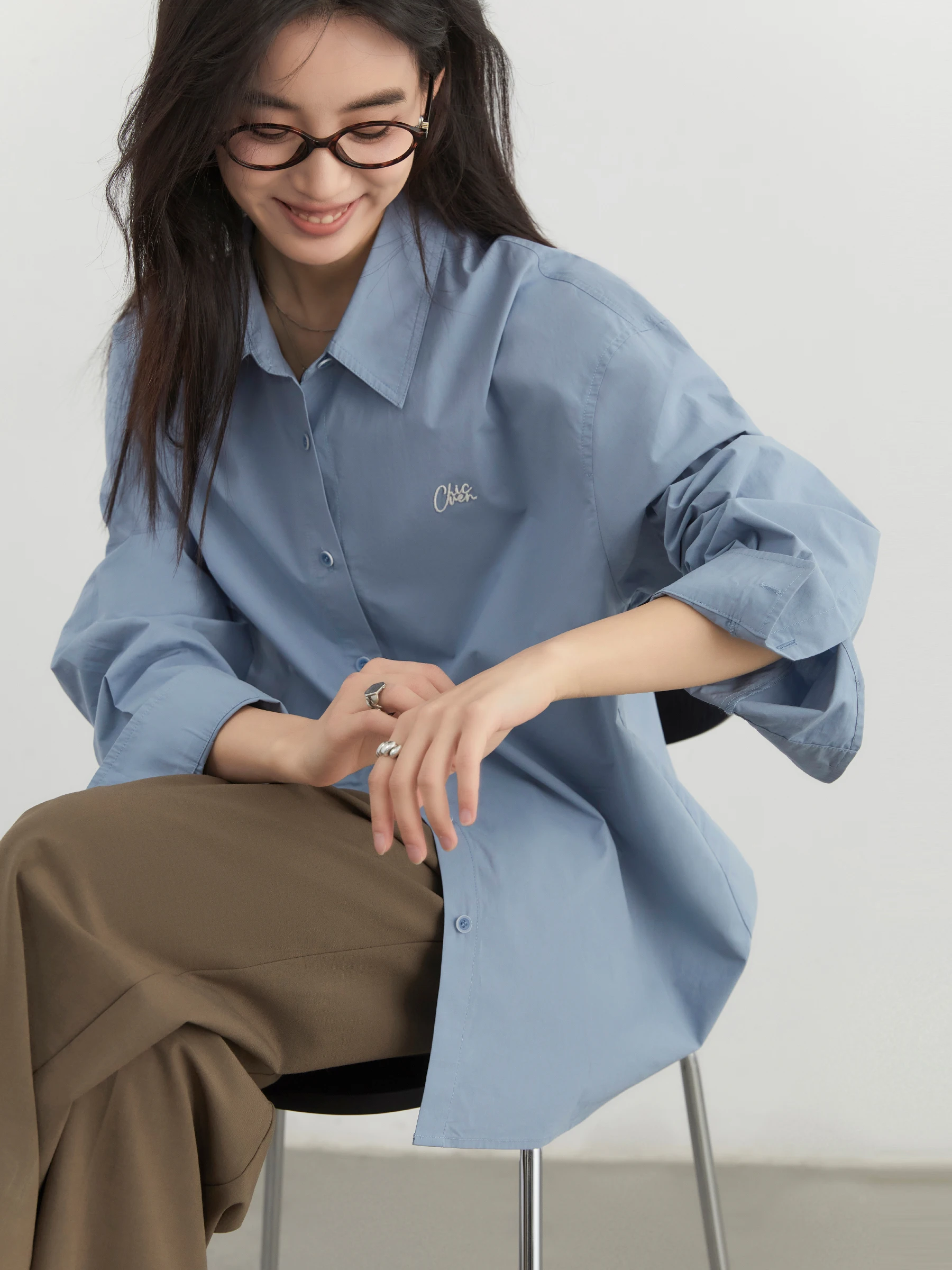 Новая весенняя женская рубашка Chicven с длинным рукавом, вышивкой, из хлопка, свободного кроя, с отложным воротником, однотонная, дышащая
Новая весенняя женская рубашка Chicven с длинным рукавом, вышивкой, из хлопка, свободного кроя, с отложным воротником, однотонная, дышащая