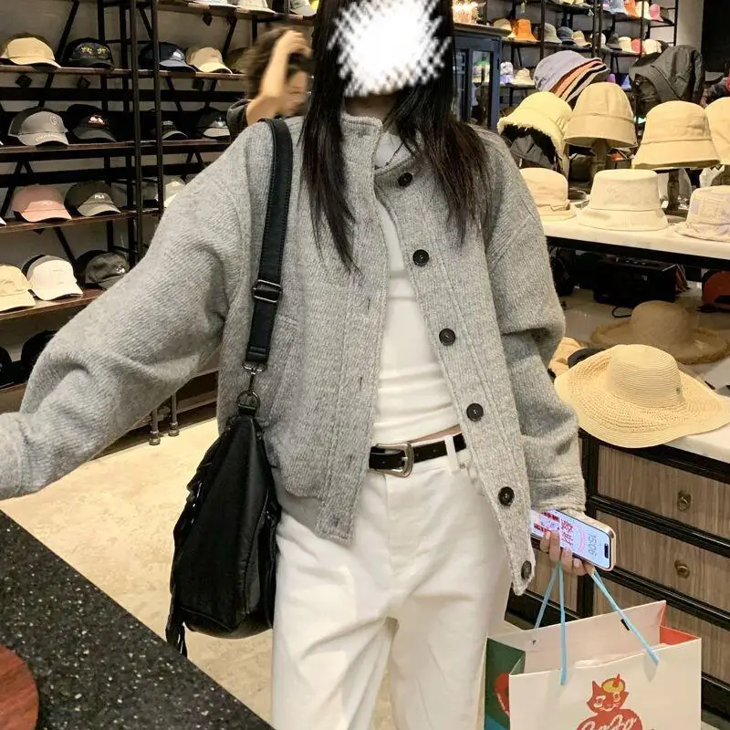 Vintage Stand Collar Jacket Women Students Autumn New Design Loose Casual Baseball Coat Trendy Fashion Outerwear
Vintage Stand Collar Jacket Women Students Autumn New Design Loose Casual Baseball Coat Trendy Fashion Outerwear