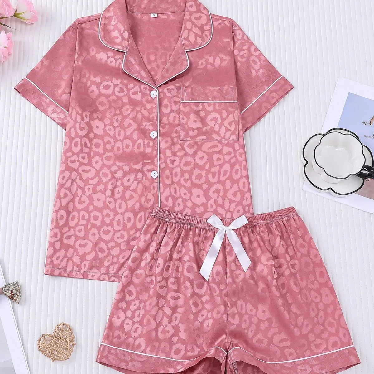 Women Pajamas Set Casual Loungewear Two-piece Set Casual Comfy Short Sleeve Lapel Button Top & Shorts Pajamas Loungewear Women
Women Pajamas Set Casual Loungewear Two-piece Set Casual Comfy Short Sleeve Lapel Button Top & Shorts Pajamas Loungewear Women
