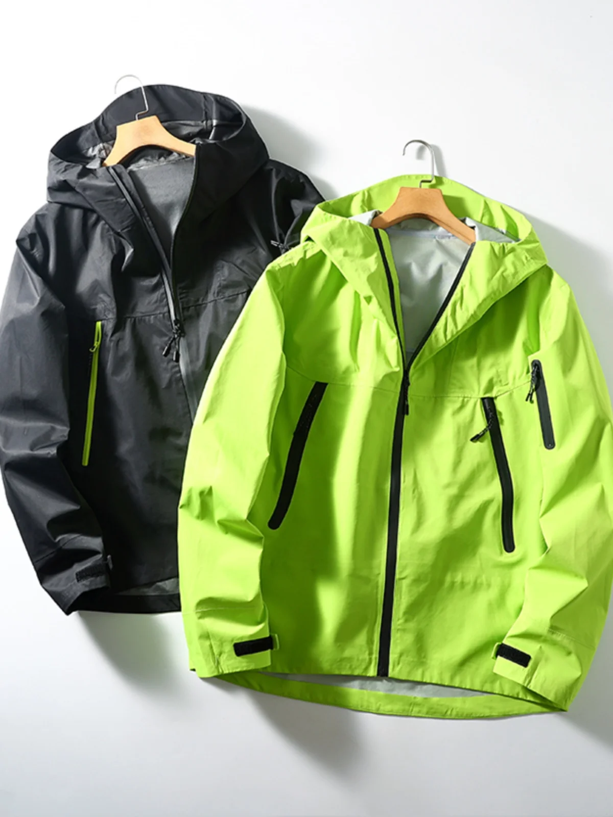 High-End Outdoor Softell Jaet Waterproof Windproof Full-Taped Ss Hooded Autumn Winter Faion Urban Sle Men's Jaet
High-End Outdoor Softell Jaet Waterproof Windproof Full-Taped Ss Hooded Autumn Winter Faion Urban Sle Men's Jaet