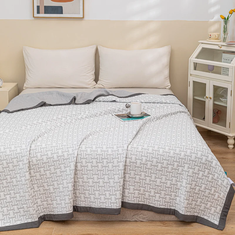 2025 популярное многофункциональное трехслойное вязаное летнее одеяло, полотенце, моющееся одеяло с кондиционером, летнее одеяло
2025 популярное многофункциональное трехслойное вязаное летнее одеяло, полотенце, моющееся одеяло с кондиционером, летнее одеяло