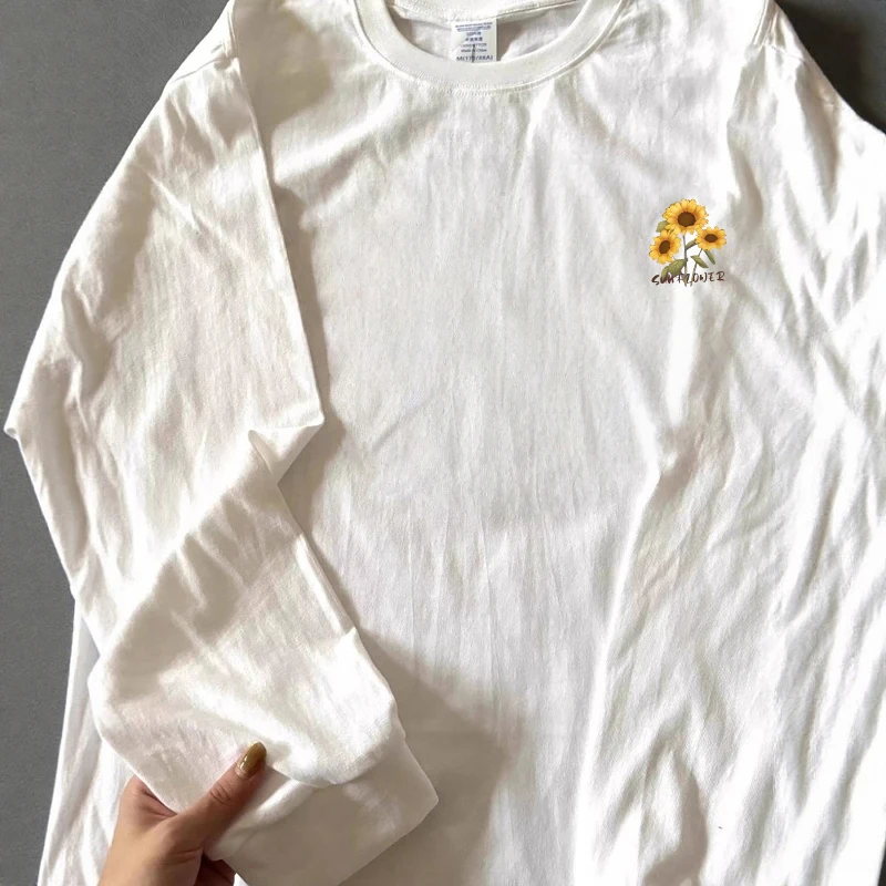Men's And Women's Long Sleeve Base Shirt Inner Wear Printed Simple Sunflower Print T-Shirt Loose Fit Cotton Youthful Style
Men's And Women's Long Sleeve Base Shirt Inner Wear Printed Simple Sunflower Print T-Shirt Loose Fit Cotton Youthful Style