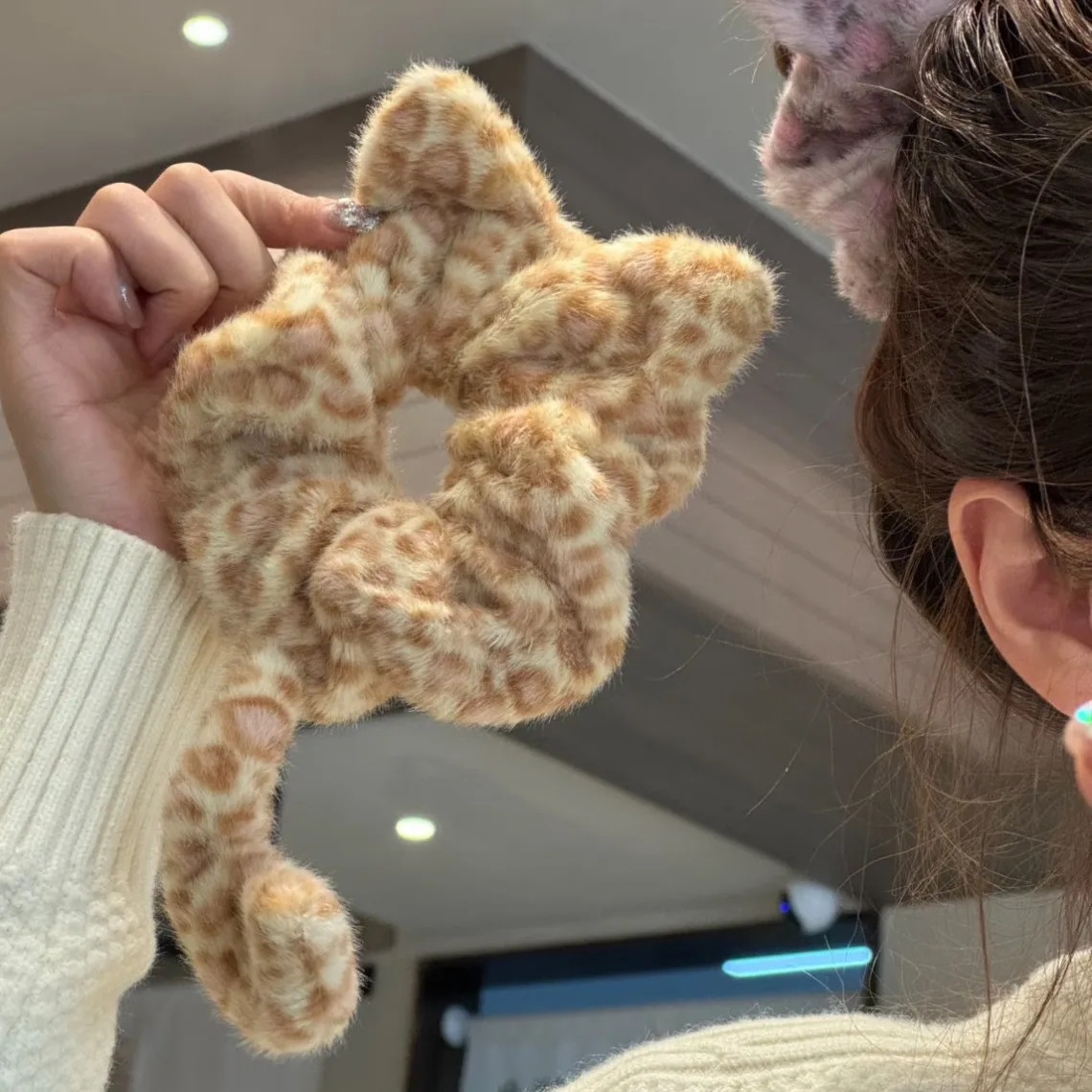Ultra Soft Plush Leopard Print Kitten Scrunchie Elastic Hair Tie for Ponytail Bun Sweet Girl Daily Premium High Quality
Ultra Soft Plush Leopard Print Kitten Scrunchie Elastic Hair Tie for Ponytail Bun Sweet Girl Daily Premium High Quality