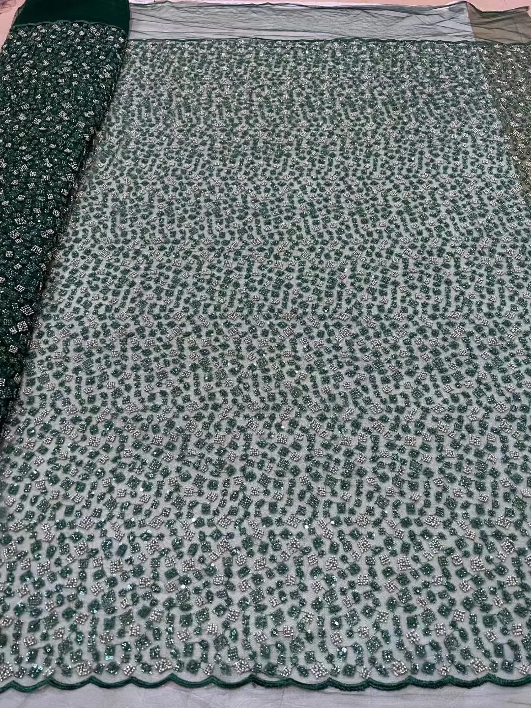 African Heavy Beaded Lace Fabric 2024 High Quality 5 Yards Nigerian Sequins Groom Fabric Material For Wedding Party Dress
African Heavy Beaded Lace Fabric 2024 High Quality 5 Yards Nigerian Sequins Groom Fabric Material For Wedding Party Dress
