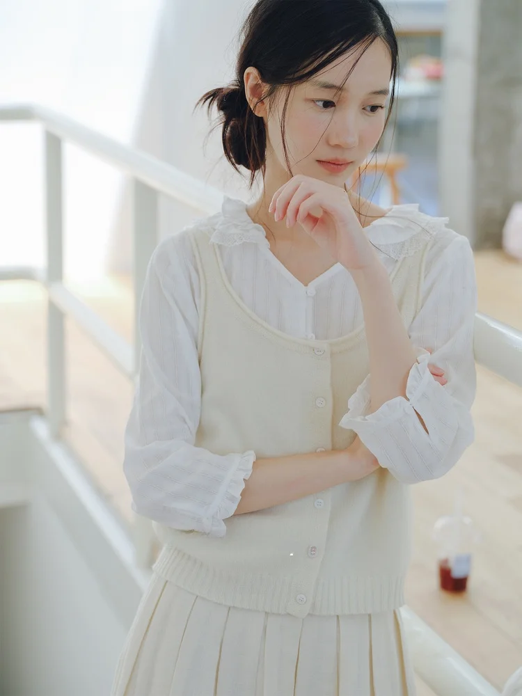 Белый шерстяной жилет-кардиган White We Park, женский вязаный свитер, осенняя коллекция 2025, модный повседневный открытый кардиган без рукавов
Белый шерстяной жилет-кардиган White We Park, женский вязаный свитер, осенняя коллекция 2025, модный повседневный открытый кардиган без рукавов