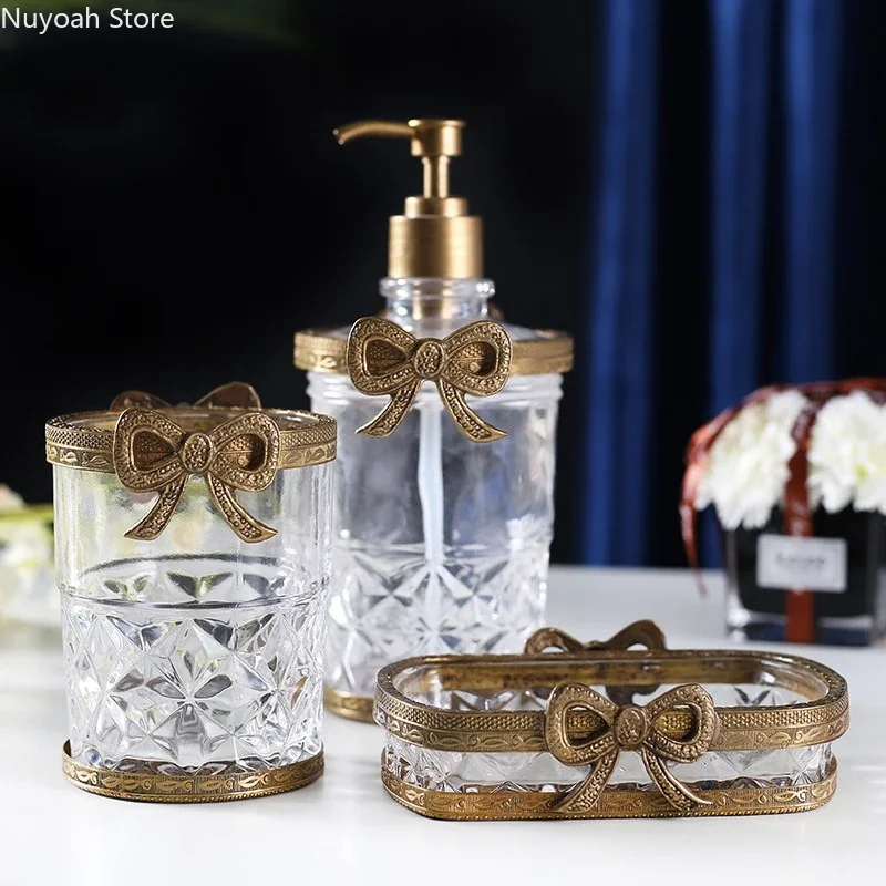 Retro Glass Brass Bathroom Supplies Lotion Bottle Soap Dish Storage Cup Handicraft Luxury Bathroom Decoration Accessories
Retro Glass Brass Bathroom Supplies Lotion Bottle Soap Dish Storage Cup Handicraft Luxury Bathroom Decoration Accessories