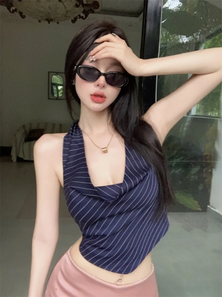Korean Style Striped Hanging Neck Vest Women's Outerwear Sexy Short Top Pure Desire Fashion Sensation Trendy Spicy Girl Backless
Korean Style Striped Hanging Neck Vest Women's Outerwear Sexy Short Top Pure Desire Fashion Sensation Trendy Spicy Girl Backless