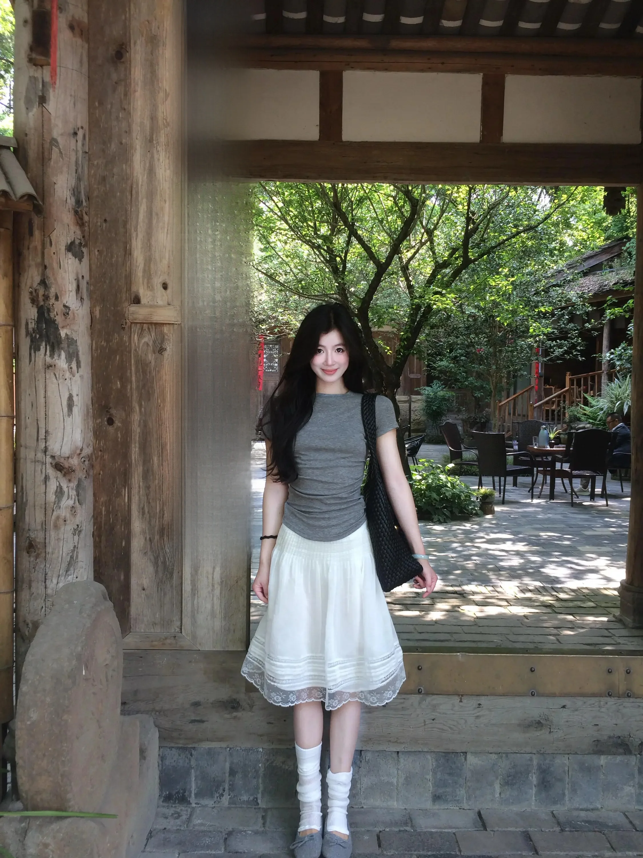 Retro Pleated Lace Hem White Half Skirt Women Summer Thousand Gold Wind Elegance Fairy Skirt Pleated Midi Skirt
Retro Pleated Lace Hem White Half Skirt Women Summer Thousand Gold Wind Elegance Fairy Skirt Pleated Midi Skirt