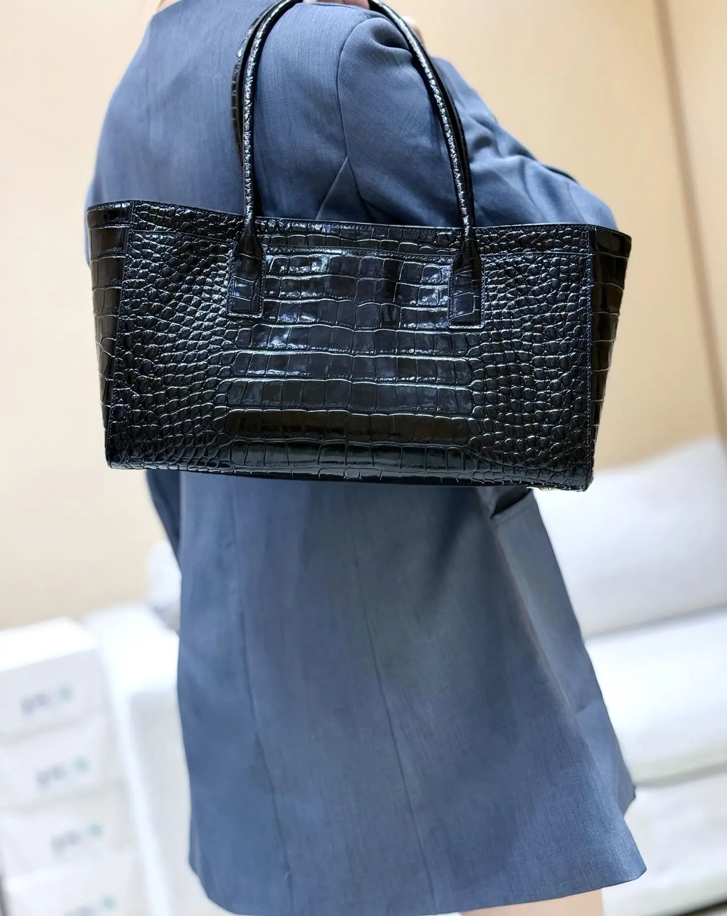 Casual Commuter Women's Tote Bag Hot Sale Of The Season New Fashion Underarm Light Handbag Large Capacity Single Shoulder Bag
Casual Commuter Women's Tote Bag Hot Sale Of The Season New Fashion Underarm Light Handbag Large Capacity Single Shoulder Bag