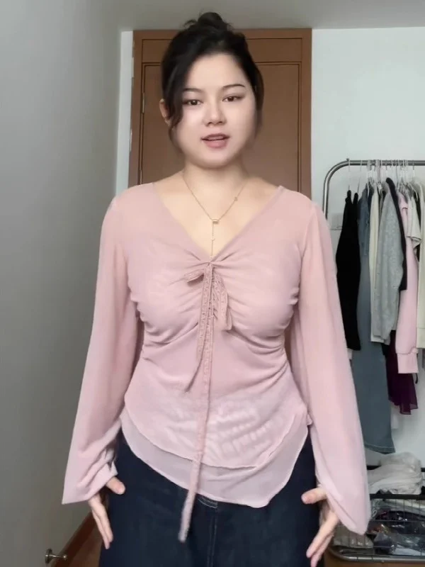 plus Size Women's T-Shirt Long Sleeve Asymmetrical V-Neck Knot Slimming Top Casual Style Autumn Fashion plus Size
plus Size Women's T-Shirt Long Sleeve Asymmetrical V-Neck Knot Slimming Top Casual Style Autumn Fashion plus Size