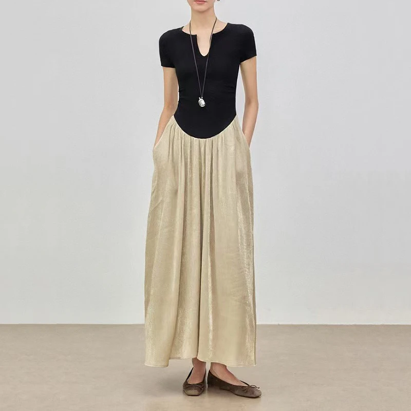 a contrasting color patchwork U-neck short-sleeved dress with a summer style, a cinched waist and slimming A-line long dress
a contrasting color patchwork U-neck short-sleeved dress with a summer style, a cinched waist and slimming A-line long dress