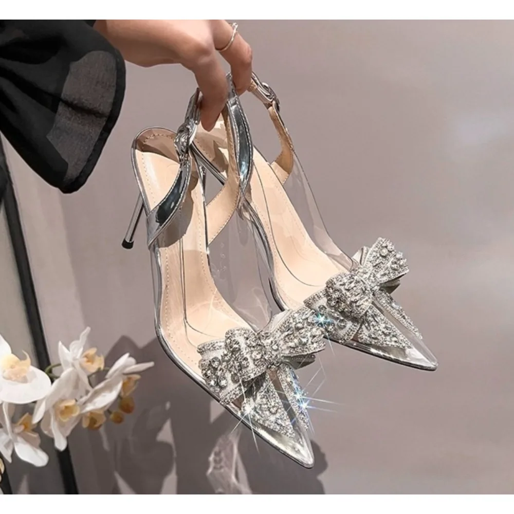 Desiger Slingback Silver Baotou Sandals Women Summer Beautiful Pointy Wine Glass Celebrity Crystal Flower Transparent High Heels
Desiger Slingback Silver Baotou Sandals Women Summer Beautiful Pointy Wine Glass Celebrity Crystal Flower Transparent High Heels