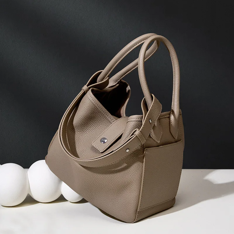 Head Layer Cowhide 2024 Genuine Leather Shoulder Bag for Women, Elegant Soft Leather Portable Travel Bucket Bag
Head Layer Cowhide 2024 Genuine Leather Shoulder Bag for Women, Elegant Soft Leather Portable Travel Bucket Bag