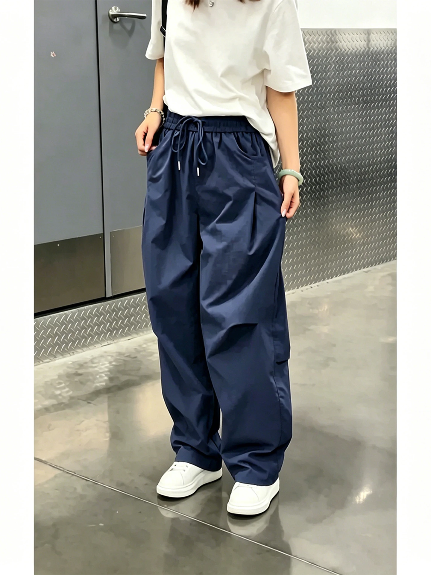 Quick Dry Ice Silk Paratrooper Casual Pants Men's Summer Thin Breathable Workwear Trousers Sporty Loose Fit Long Trousers
Quick Dry Ice Silk Paratrooper Casual Pants Men's Summer Thin Breathable Workwear Trousers Sporty Loose Fit Long Trousers