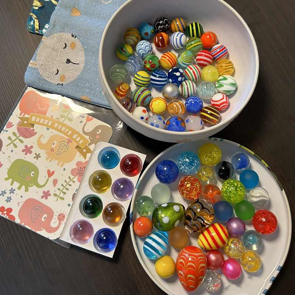 1 Set Solid Color Glass Balls Crystal Balls Transparent Decorative Fish Tank Balls DIY Game Artworks Children's Gifts Decoration
1 Set Solid Color Glass Balls Crystal Balls Transparent Decorative Fish Tank Balls DIY Game Artworks Children's Gifts Decoration