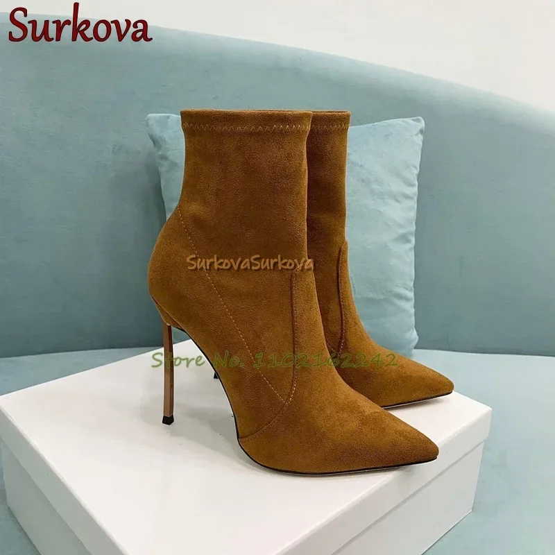 Зимние замшевые эластичные ботинки, тонкие женские короткие сапоги без шнуровки на шпильке с острым носком, роскошные дизайнерские модные ботинки на очень высоком каблуке
Зимние замшевые эластичные ботинки, тонкие женские короткие сапоги без шнуровки на шпильке с острым носком, роскошные дизайнерские модные ботинки на очень высоком каблуке