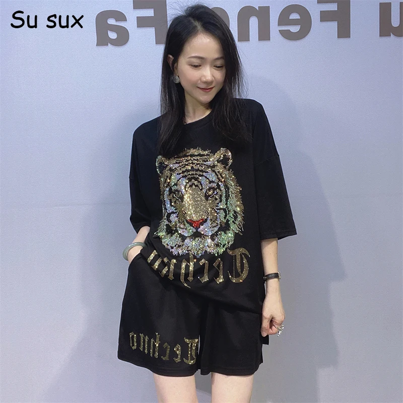 Sequins Tiger Head Short Sleeve Two Piece Sets Woman Outfits Short Pant Sets 2025 Summer Casual O Neck T Shirt Matching Sets
Sequins Tiger Head Short Sleeve Two Piece Sets Woman Outfits Short Pant Sets 2025 Summer Casual O Neck T Shirt Matching Sets